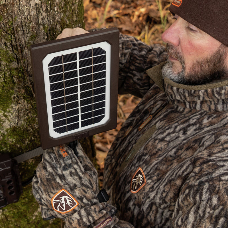 https://bushnellsa.co.za/wp-content/uploads/2021/07/119986C_Solar_Panel_In_Use_2.jpg